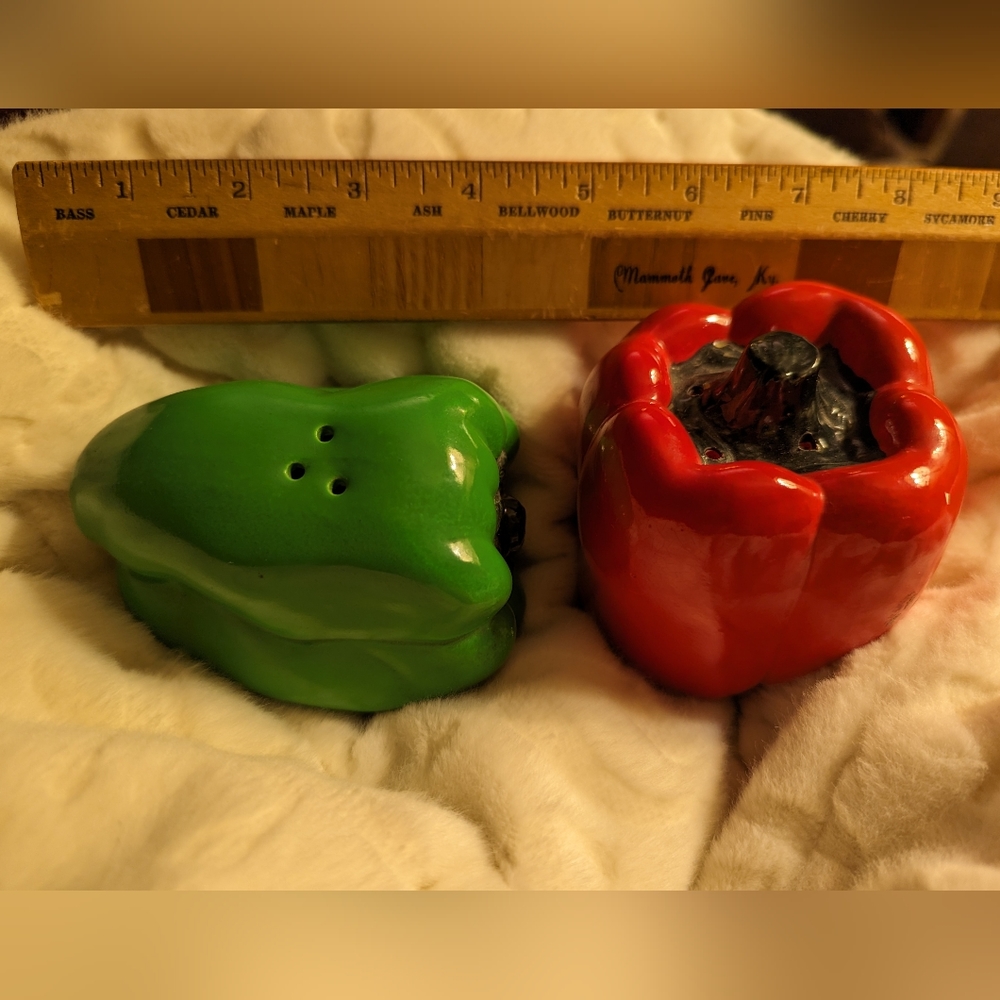 Vintage bell pepper salt and pepper